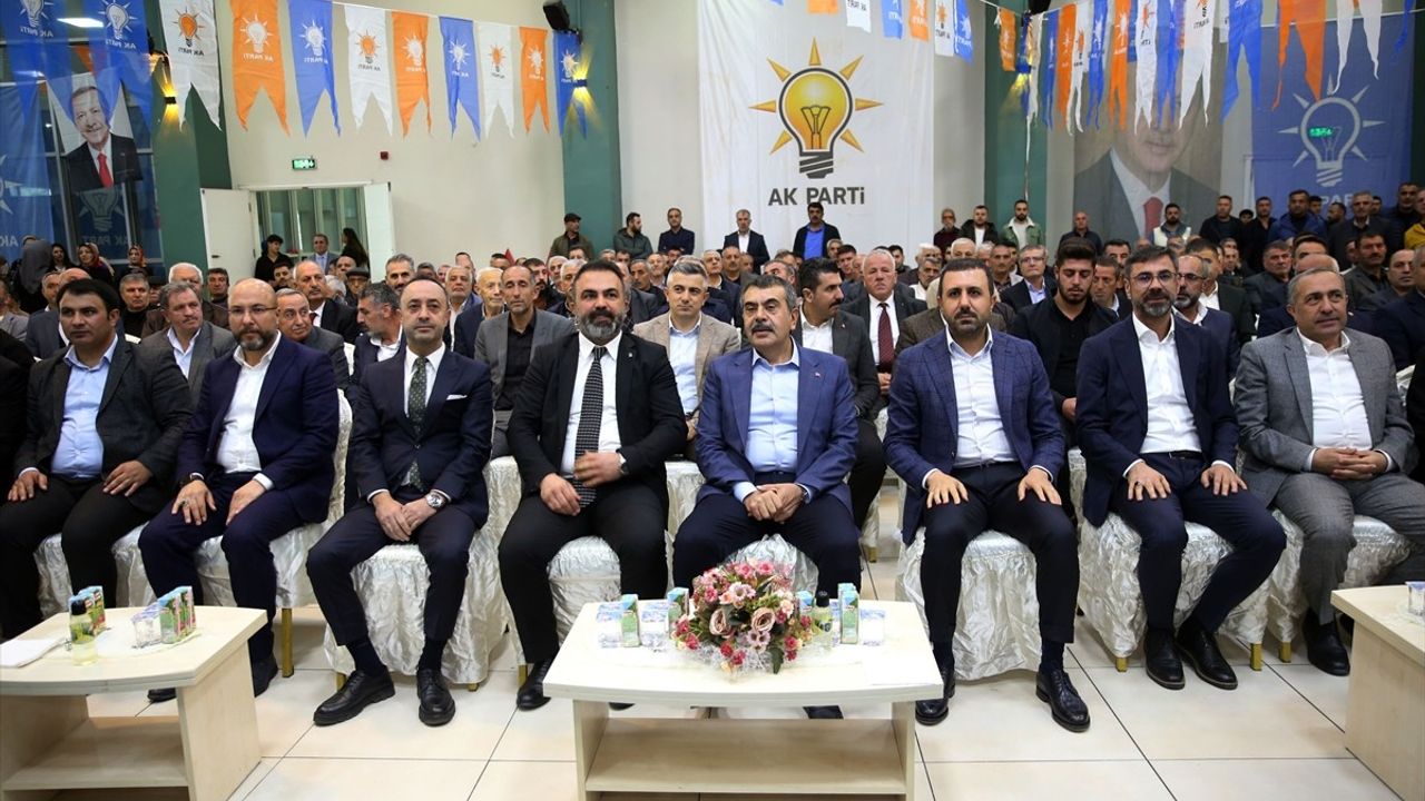 Milli Eğitim Bakanı Tekin Bitlis'te Konuştu: Eğitimde Türkiye Yüzyılı Vurgusu