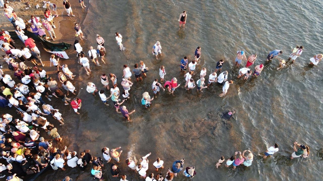 Muğla'da Deniz Kaplumbağaları Doğaya Döndü