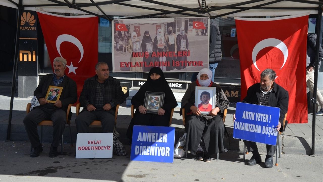 Muş'taki Ailelerin Terörle Mücadele Eylemi Devam Ediyor