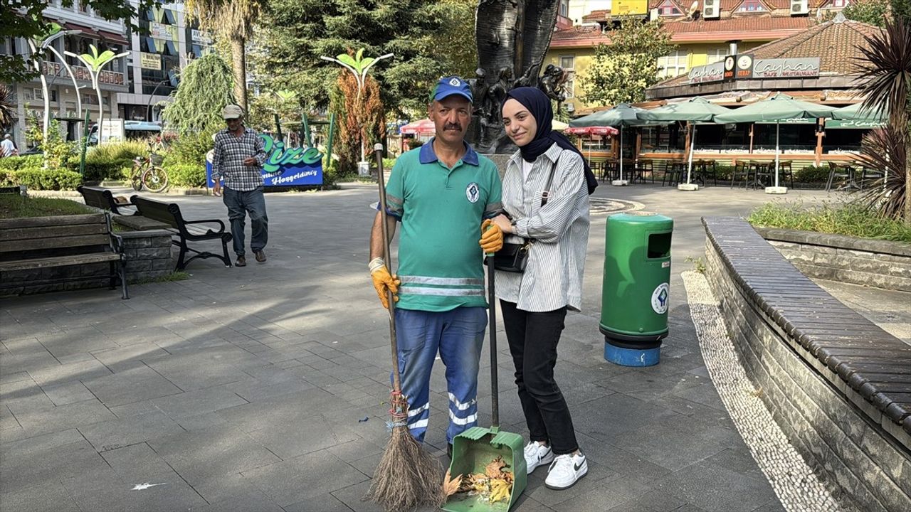 Rize Belediyesi'nden Temizlik Görevlerine Doğum Günü Sürprizi