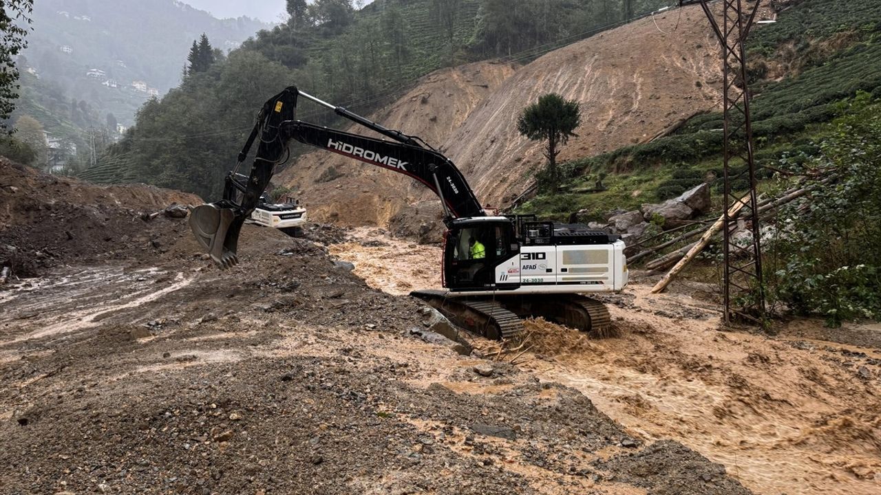 Rize'de Sağanak Yağışlar Hayatı Olumsuz Etkiledi