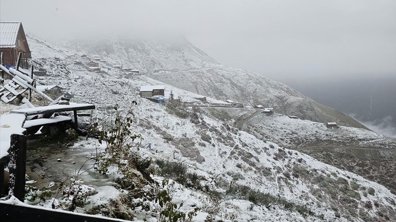 Rize ve Bayburt'ta Kar Yağışı Başladı