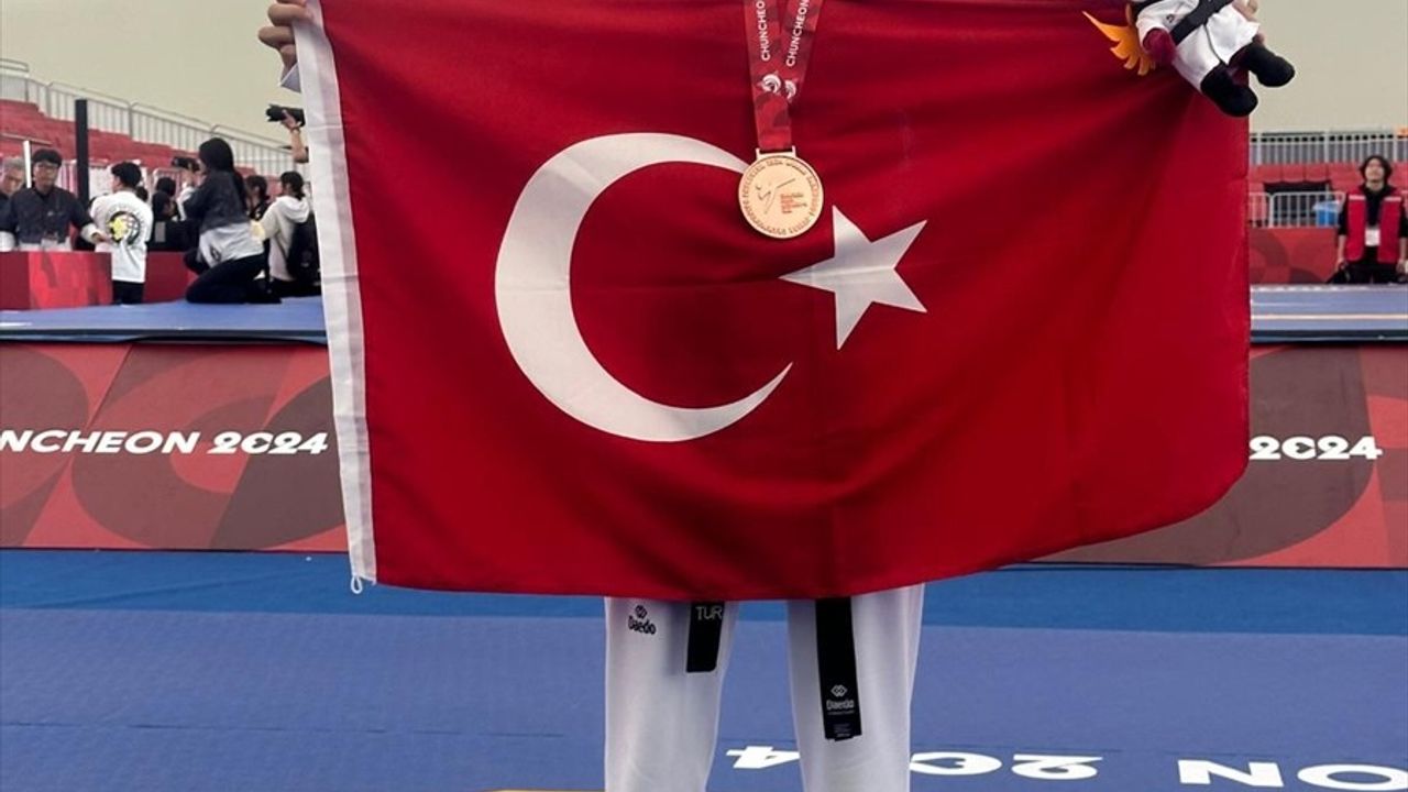 Rüveyda Nur Evin Dünya Gençler Tekvando Şampiyonası'nda Bronz Madalya Kazandı