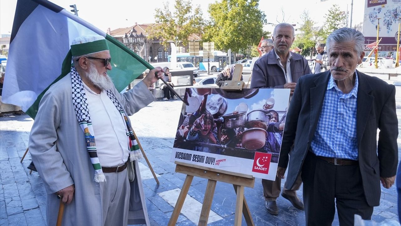 Saadet Partisi, İsrail'in Saldırılarına Karşı Protesto Düzenledi