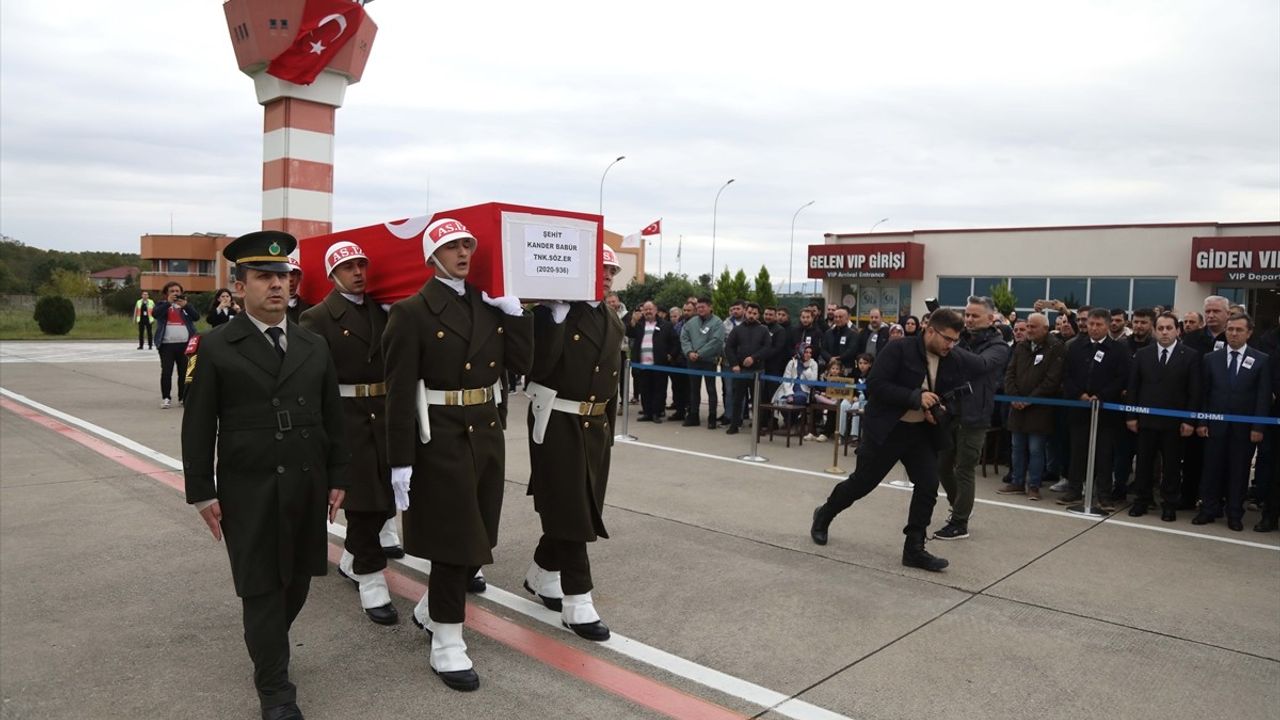 Şehit Sözleşmeli Er Kander Babür'ün Cenazesi Samsun'a Getirildi