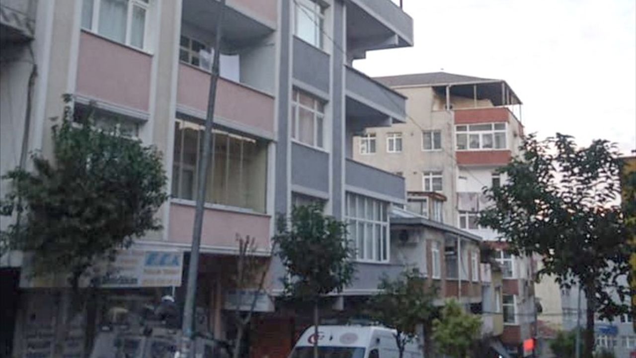 Şişli'de Baza Kapağının Düşmesi Sonucu Bir Kadın Hayatını Kaybetti