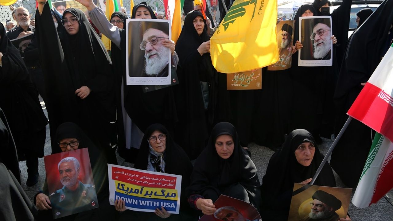 Tahran'da İsrail'e Destek Gösterisi: Nasrallah Anıldı