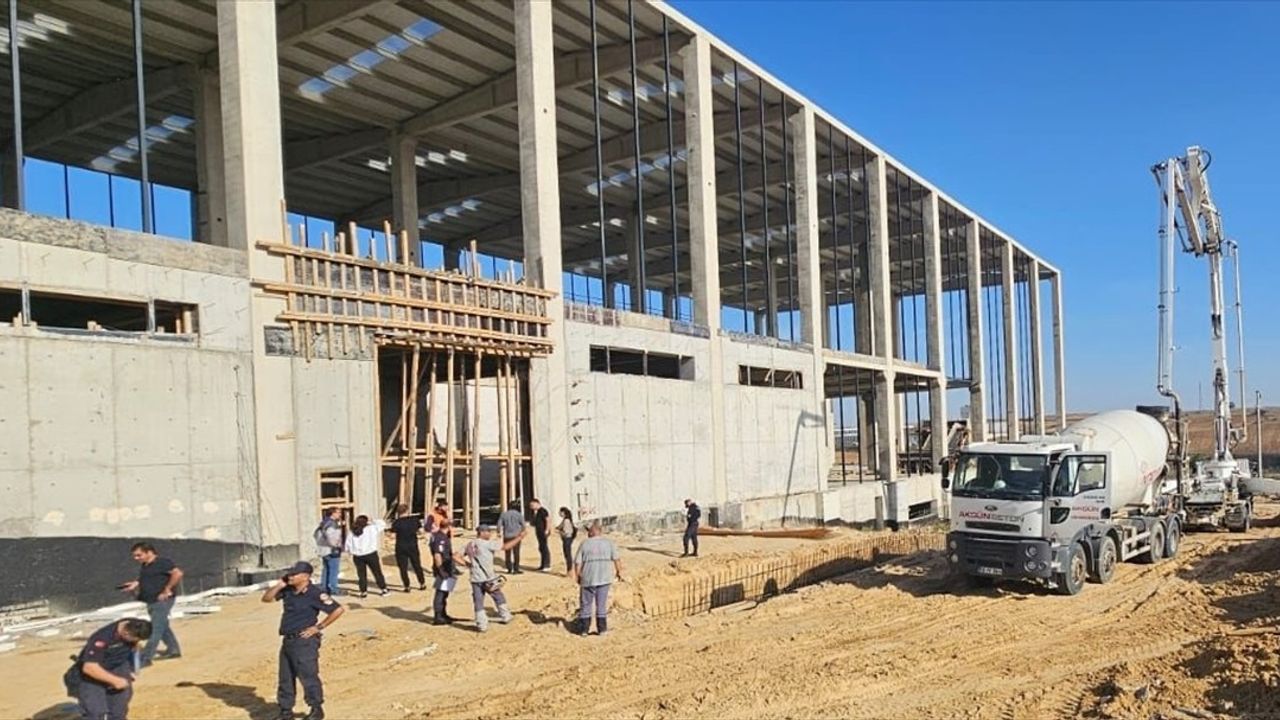 Tekirdağ'da Fabrika İnşaatında Çökme: 1 İşçi Hayatını Kaybetti