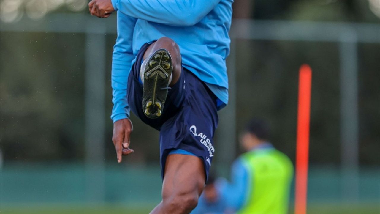 Trabzonspor, Fenerbahçe Maçı İçin Hazırlıklarını Sürdürüyor