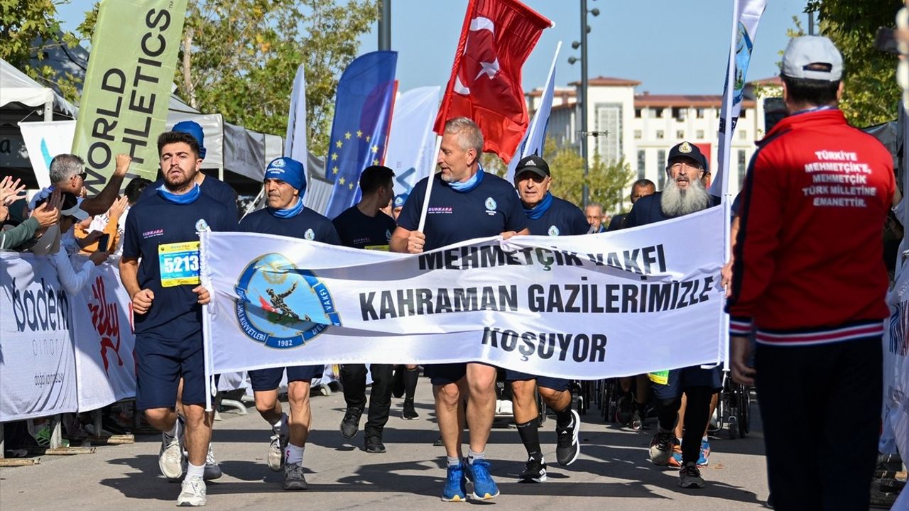 TSK Mehmetçik Vakfı Gazilerle Runkara Yarı Maratonu'nda Koştu