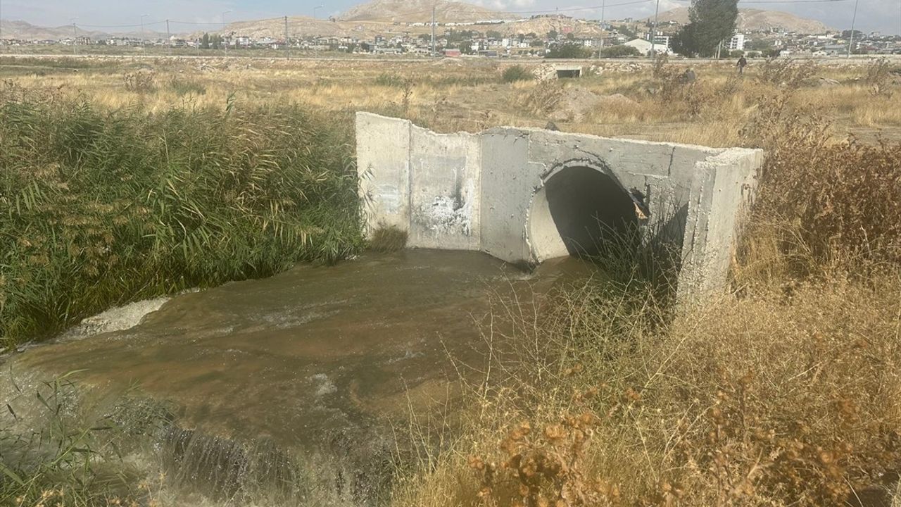 Van Gölü'ne Kaçak Deşarj Nedeniyle Belediye Ceza Aldı