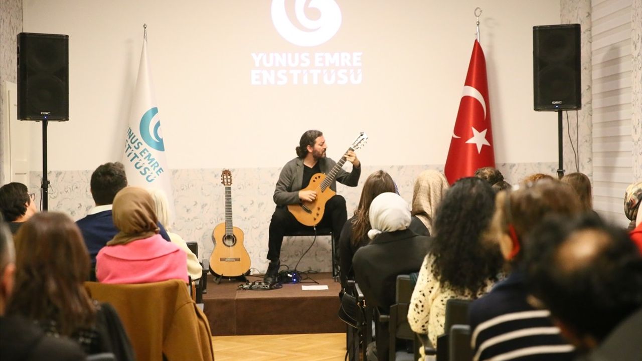 Viyana'da Mikrotonal Gitar Dinletisi: Sanatseverlere Unutulmaz Bir Gece