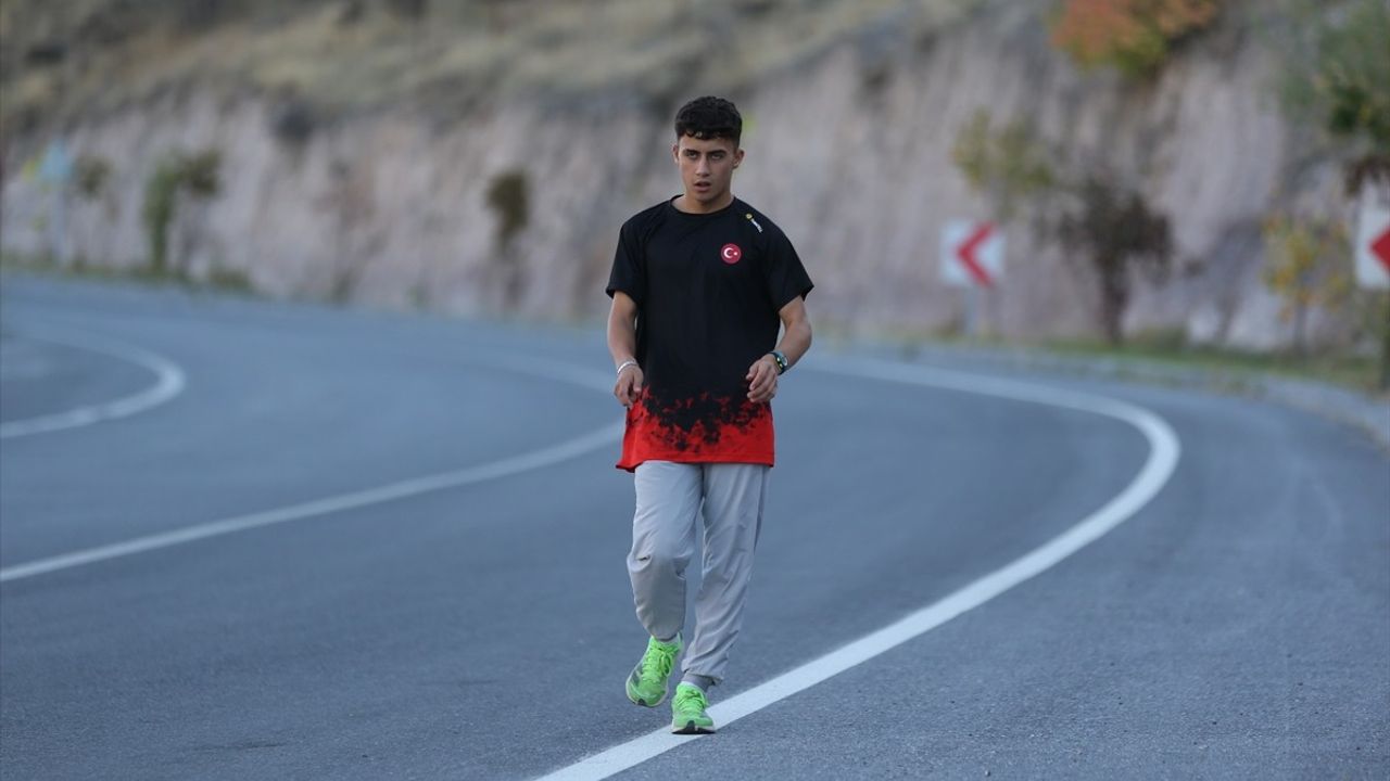 Yürüyüş Şampiyonları Doğada Antrenman Yapıyor