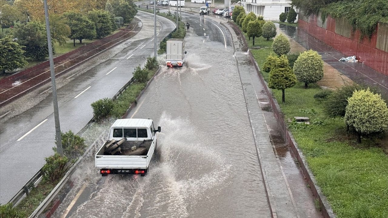 Zonguldak Valisi Hacıbektaşoğlu'ndan Yağış Açıklaması