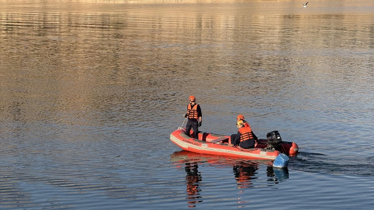 Adıyaman'da Kaybolan Genç İçin Arama Çalışmaları Devam Ediyor