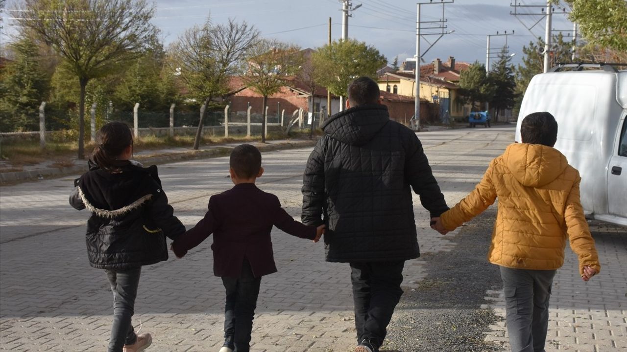 Afyonkarahisar'da Üç Elti Koruyucu Aile Olarak Bir Araya Geldi