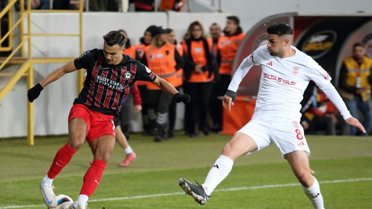 Ahlatcı Çorum FK, Pendikspor'u 1-0 Yenerek 3 Puan Elde Etti