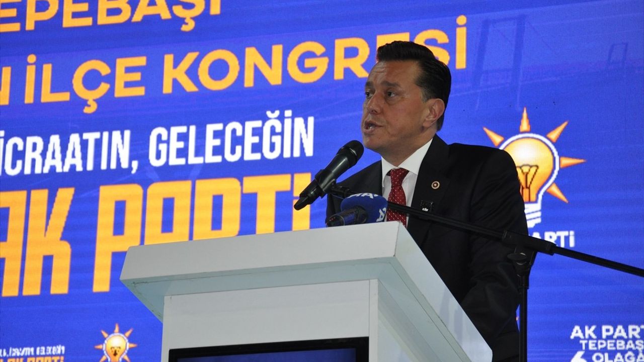 AK Parti Genel Başkan Yardımcısı Yalçın, Eskişehir'deki Kongrede Konuştu