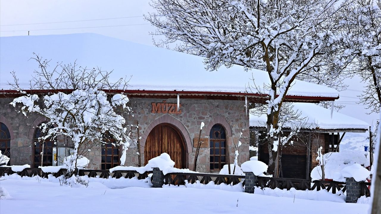 Ambarköy Açık Hava Müzesi Kış Güzelliğiyle Ziyaretçilerini Bekliyor