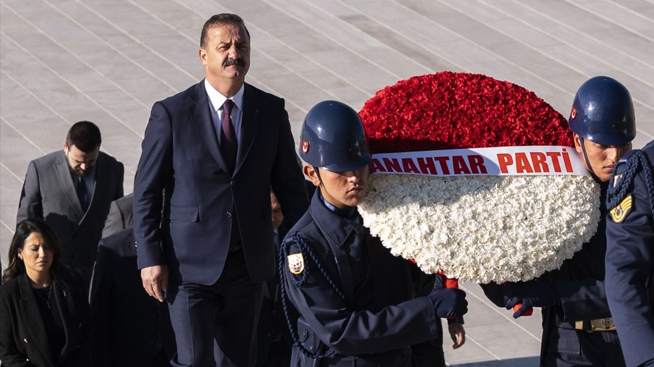 Anahtar Parti Genel Başkanı Yavuz Ağıralioğlu Anıtkabir'i Ziyaret Etti