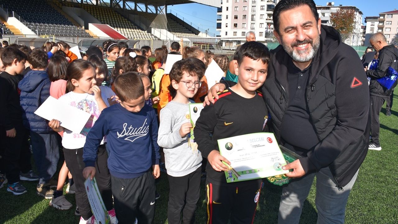 Artvin'de 13. Grassroots Herkes İçin Futbol Şenliği Başladı