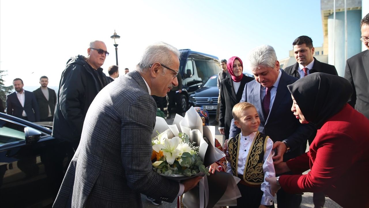 Bakan Uraloğlu'ndan Sakarya'da Ulaşım ve Altyapı Açıklamaları