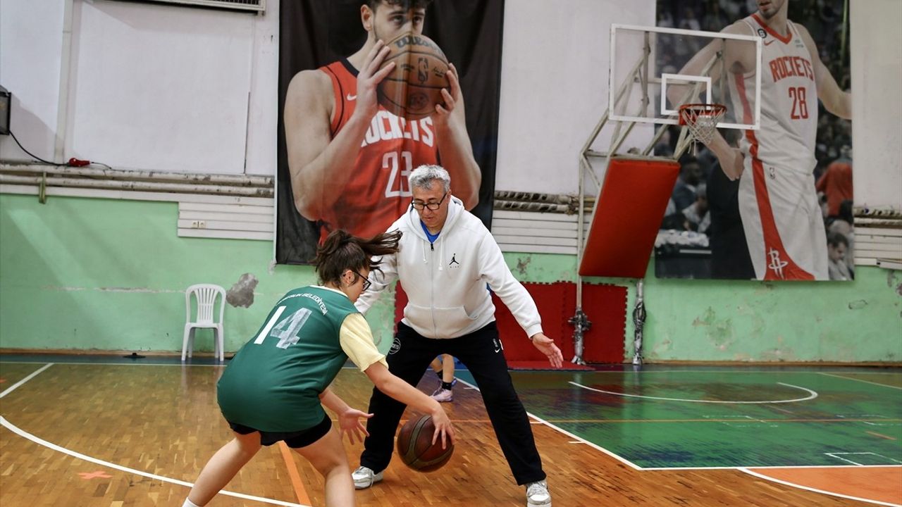 Basketbol Antrenörü Salim Taslı, Yeni Yeteneklerin Peşinde