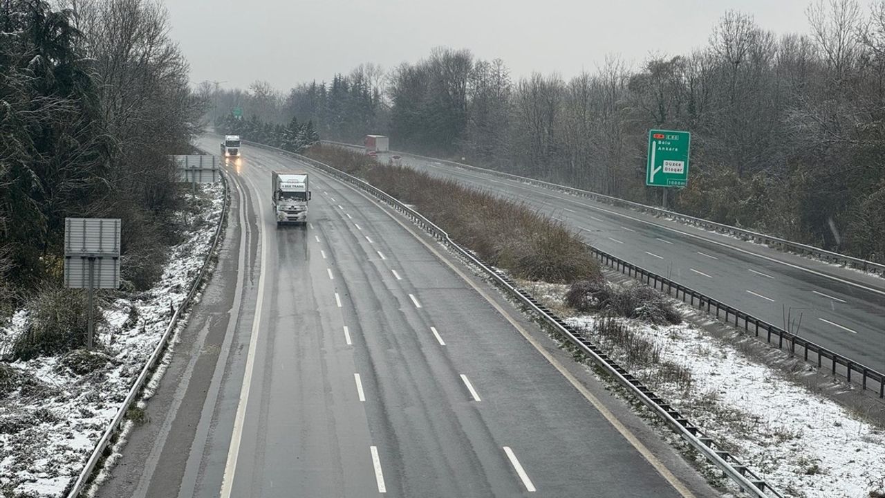 Bolu ve Düzce'de Devam Eden Kar Yağışı