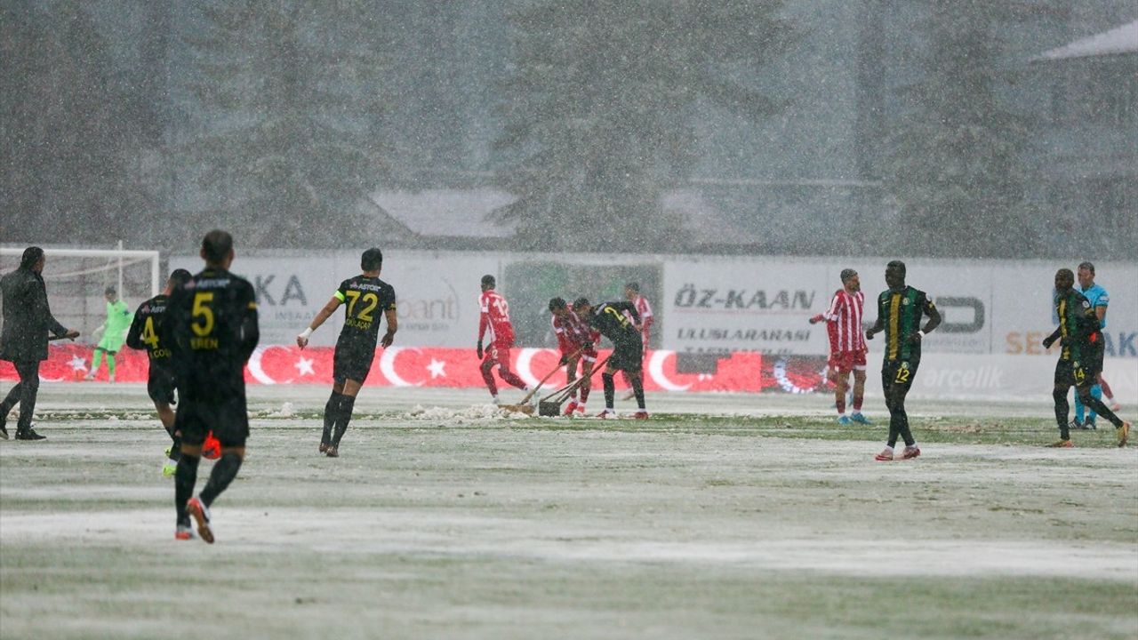 Boluspor, Şanlıurfaspor'u Kar Yağışı Altında Yendi