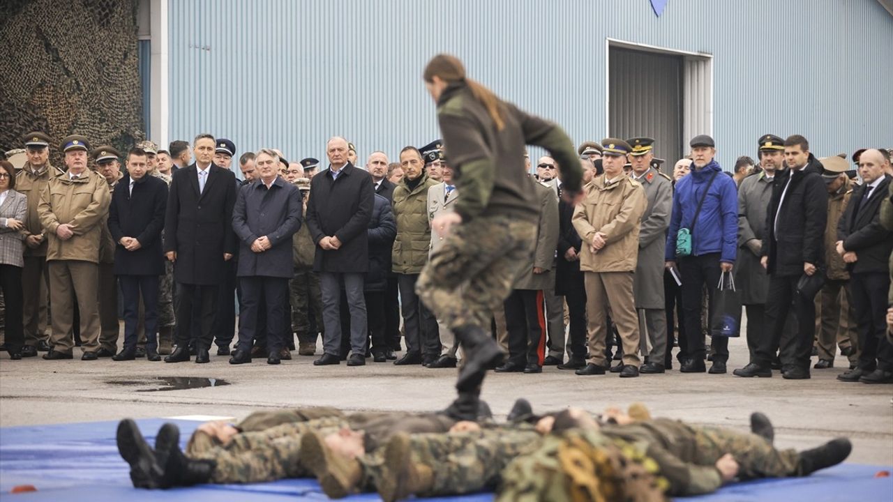 Bosna Hersek'te Silahlı Kuvvetler Günü Töreni