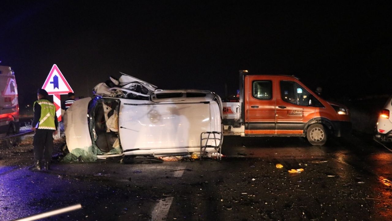 Burdur'daki Trafik Kazası: 1 Ölü, 7 Yaralı