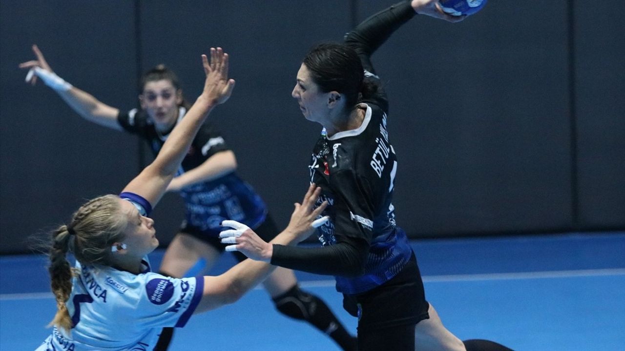 Bursa Büyükşehir Belediyespor, EHF Kadınlar Avrupa Kupası'na Veda Etti