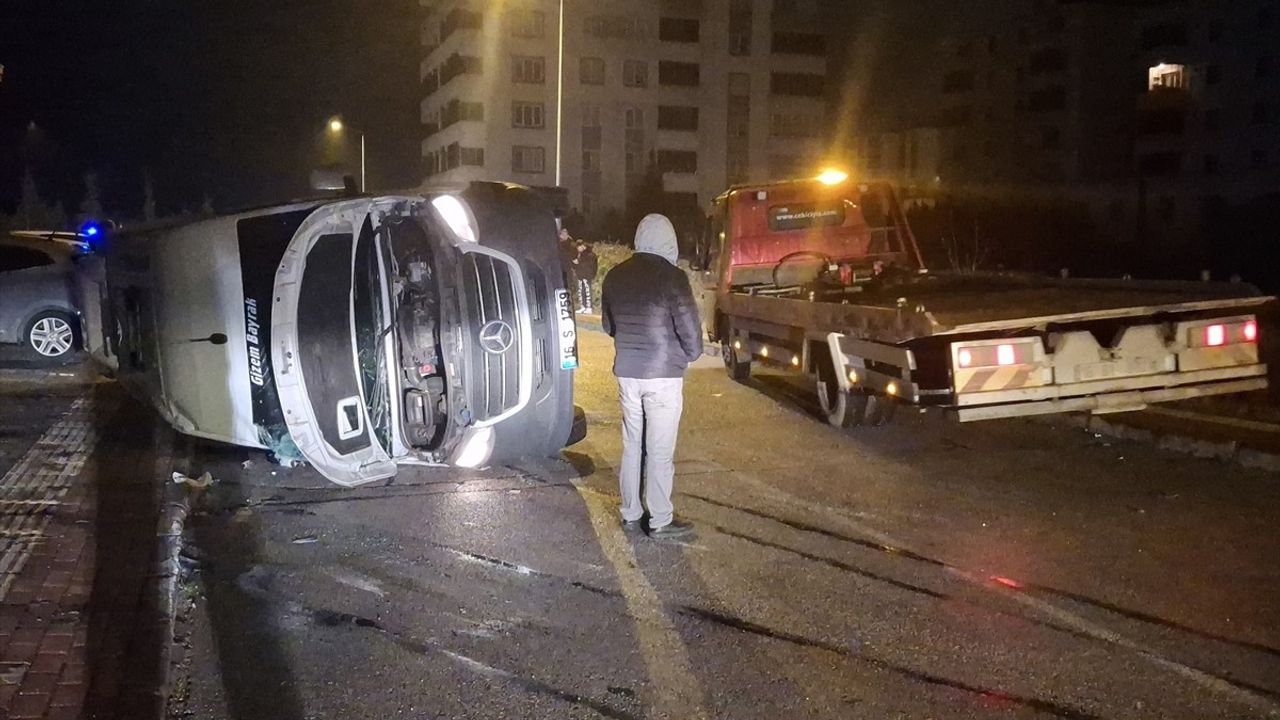 Bursa'da Trafik Kazası: 8 İşçi Yaralandı