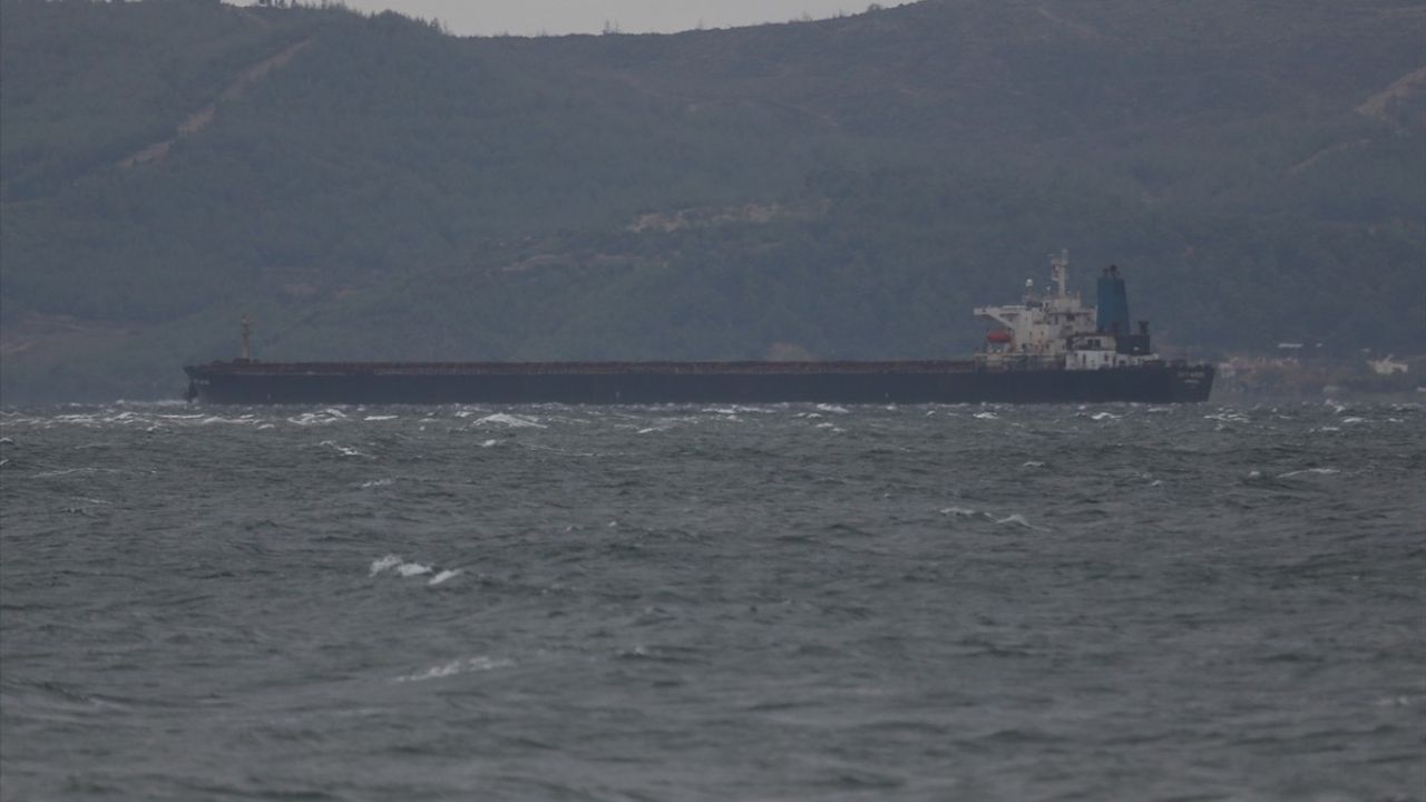 Çanakkale Boğazı Gemi Arızası Nedeniyle Kapatıldı