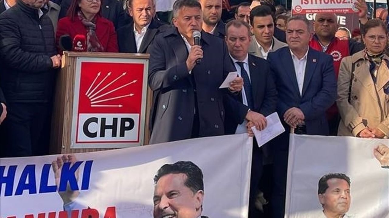 CHP Genel Başkan Yardımcısı Ulaş Karasu, Esenyurt'ta Protesto Gösterisinde Konuştu