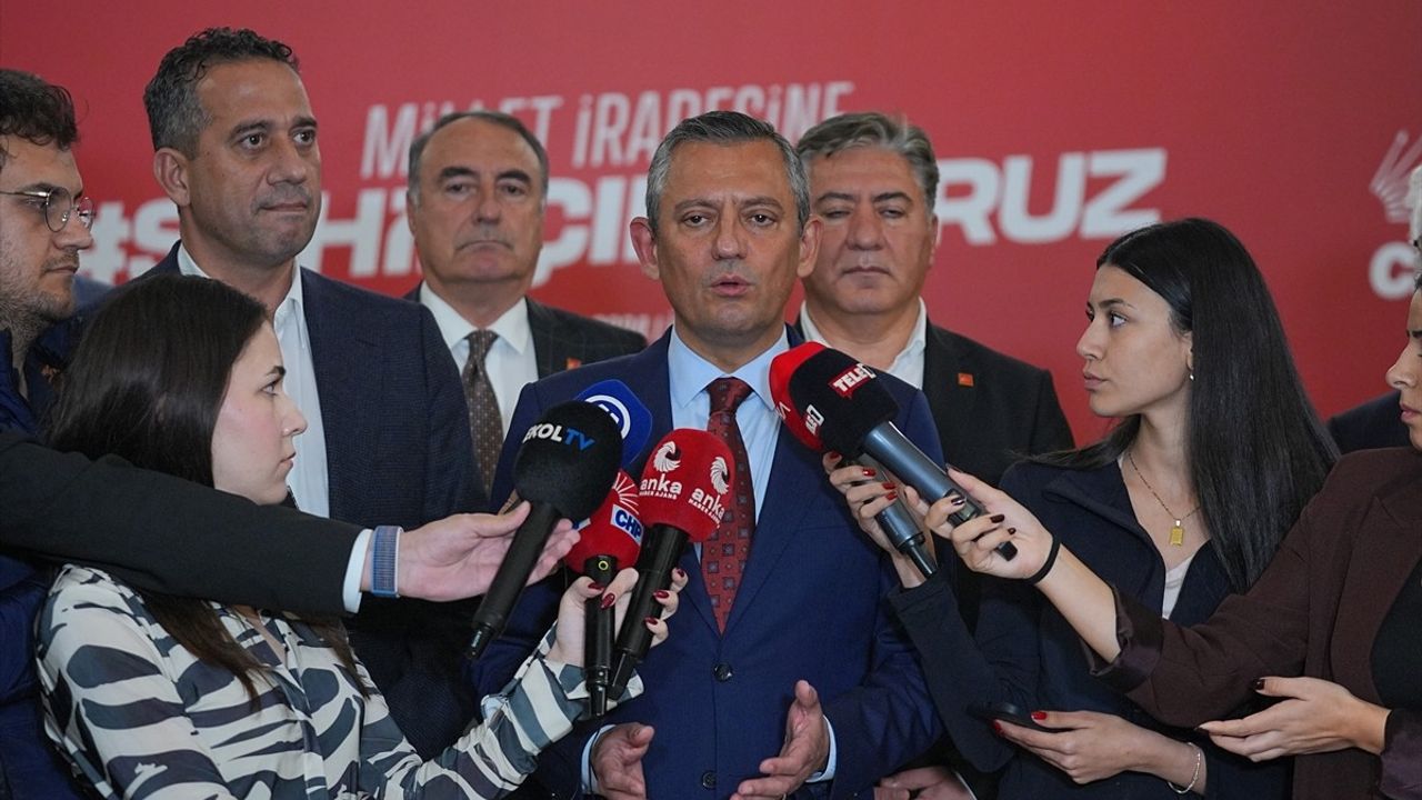 CHP Genel Başkanı Özgür Özel'in Açıklamaları: "Kişisel Hakaret Yok"