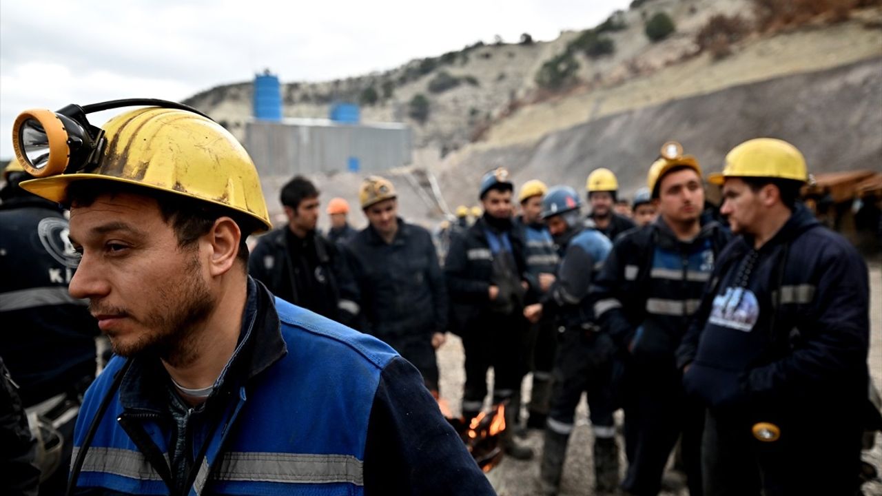 Dervişoğlu'ndan Çayırhan Termik Santrali'nde Madencilere Destek Ziyareti