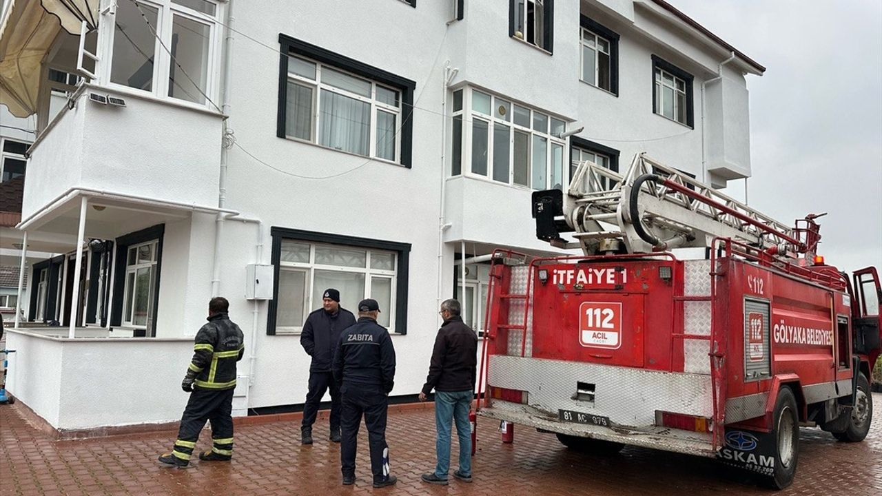 Düzce'de Bulaşık Makinesinden Çıkan Yangın Söndürüldü