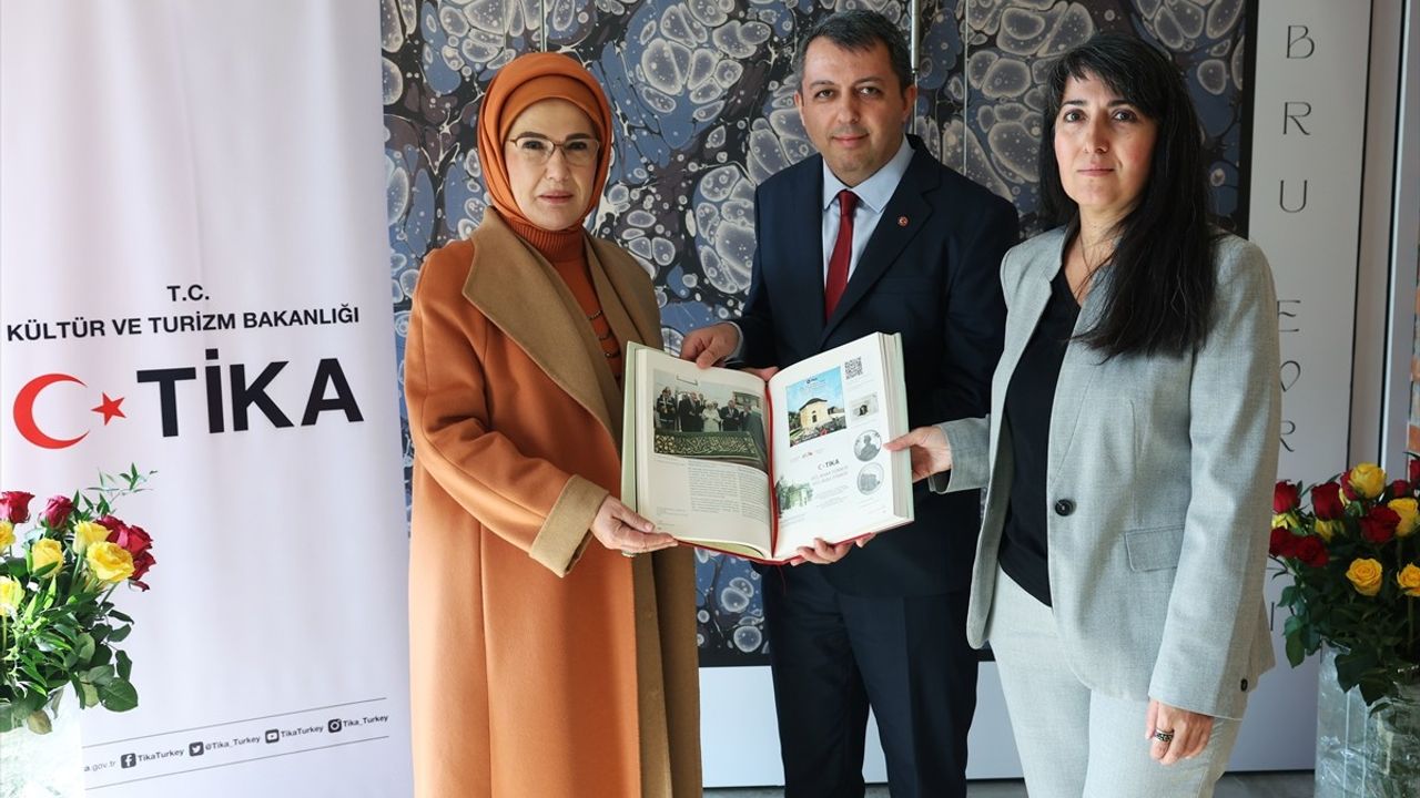 Emine Erdoğan, Budapeşte'de 'Gül Baba' Kitabının Tanıtımına Katıldı