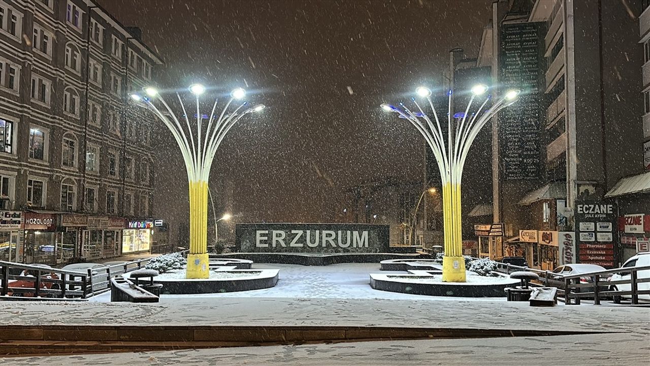 Erzurum'da Karla Gelen Beyaz Sevinci