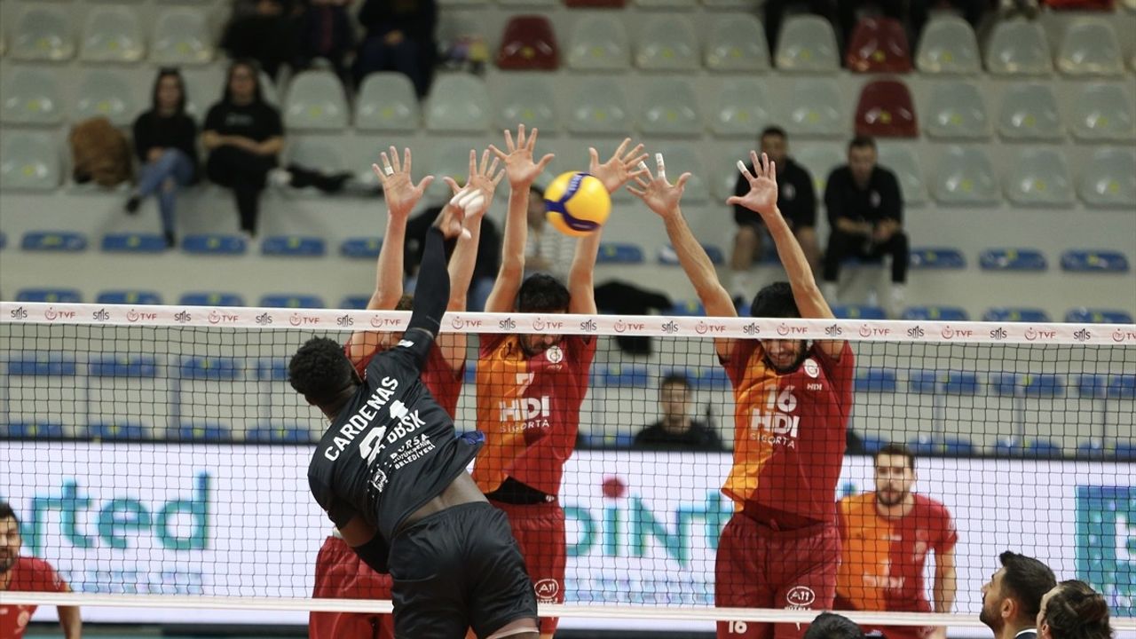 Galatasaray HDI Sigorta Voleybol Takımı, Bursa'yı Deplasmanda Mağlup Etti