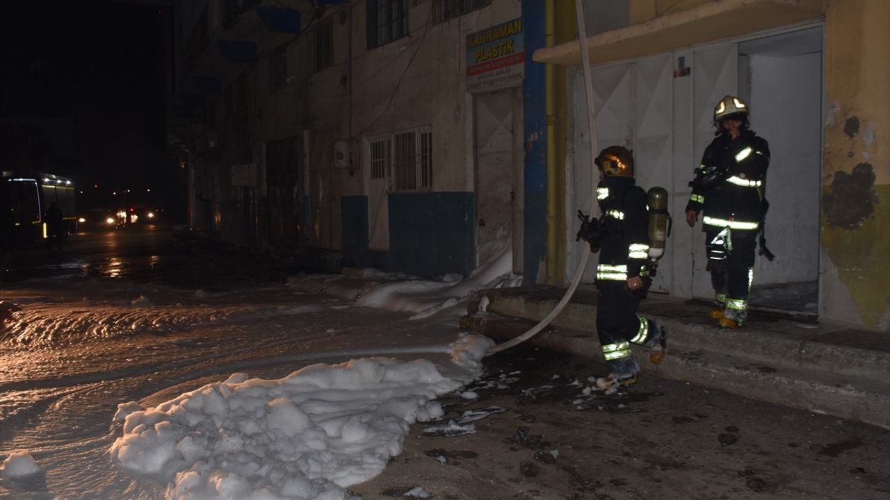 Gaziantep'te Ayakkabı İmalathanesinde Yangın