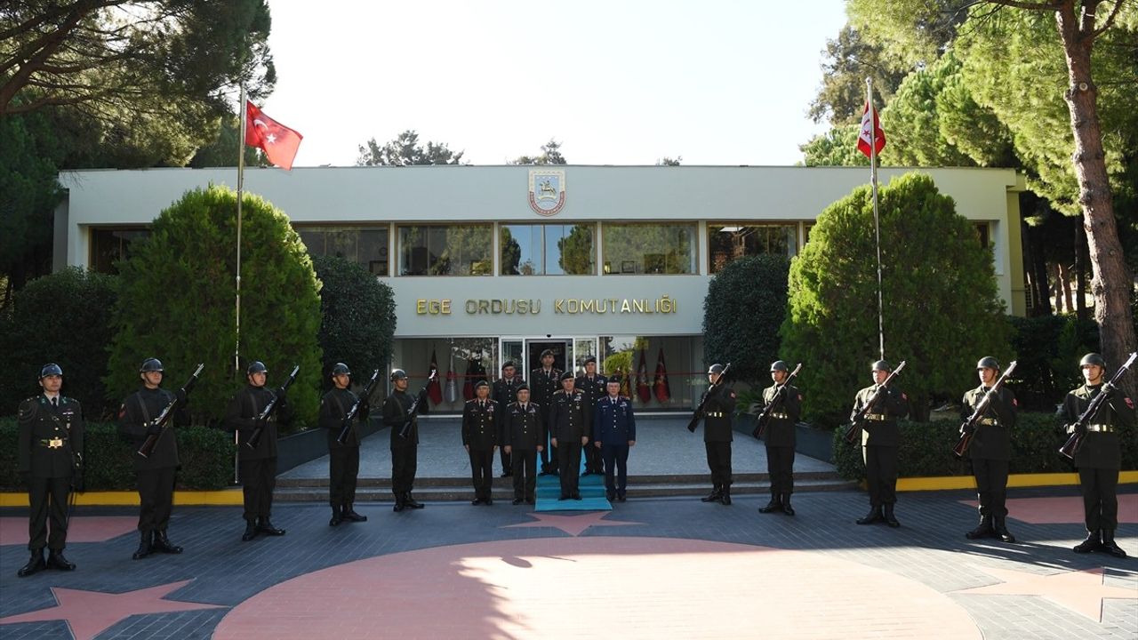 Genelkurmay Başkanı Metin Gürak Ege Ordusu Komutanlığında İncelemelerde Bulundu