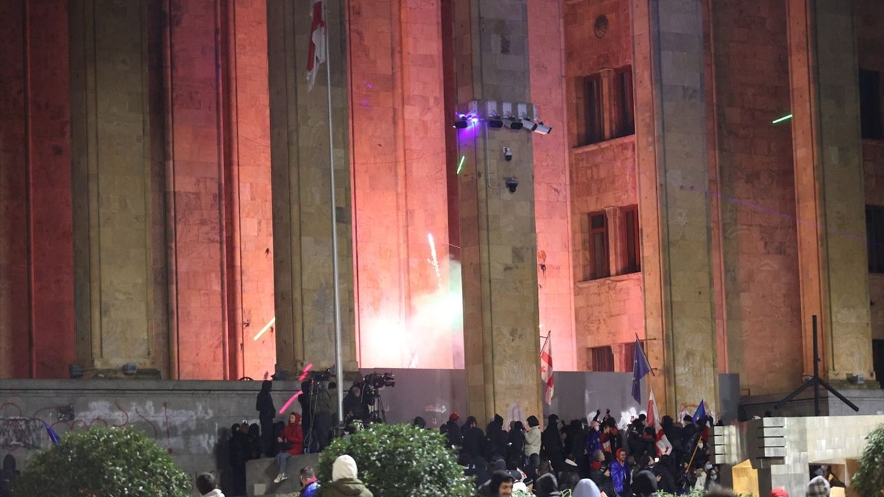 Gürcistan'da AB Müzakereleri Protesto Ediliyor