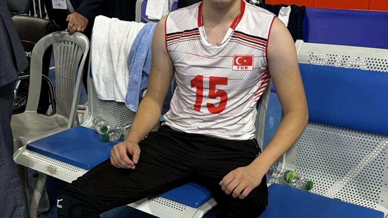 Hayallerini Gerçekleştiren Barış Şimşek'in Voleybol Hikayesi