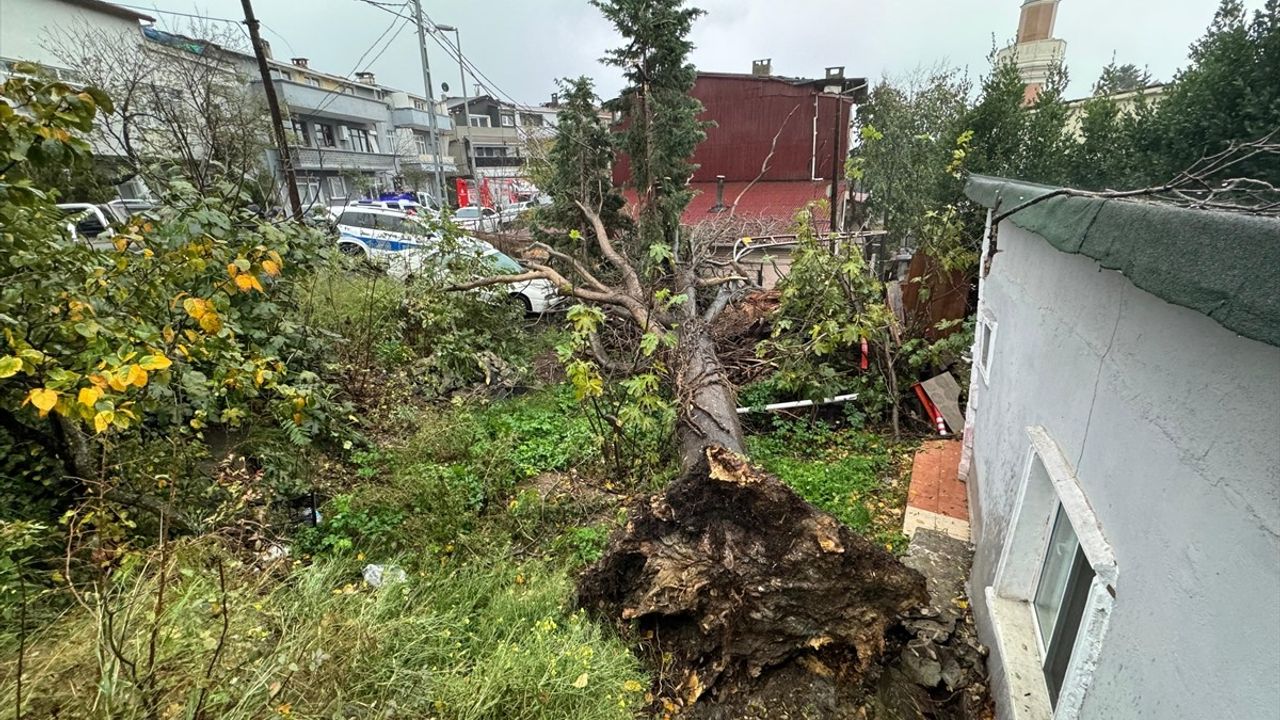 İstanbul'da Sağanak Yağış ve Rüzgar Etkili