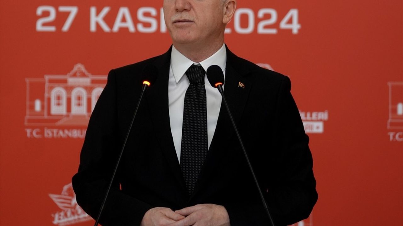 İstanbul Valisi Gül, TEKNOFEST 2024 Dereceye Giren Öğrencilere Ödüllerini Verdi