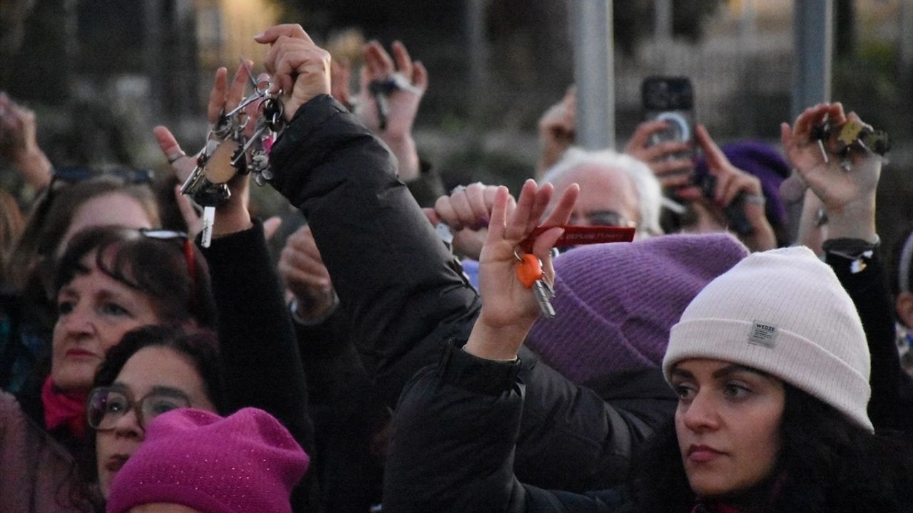 İtalya'da Kadına Yönelik Şiddete Karşı Protesto