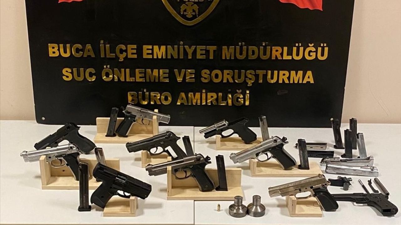 İzmir'de Uyuşturucu ve Silah Ticareti Operasyonu: 3 Tutuklama