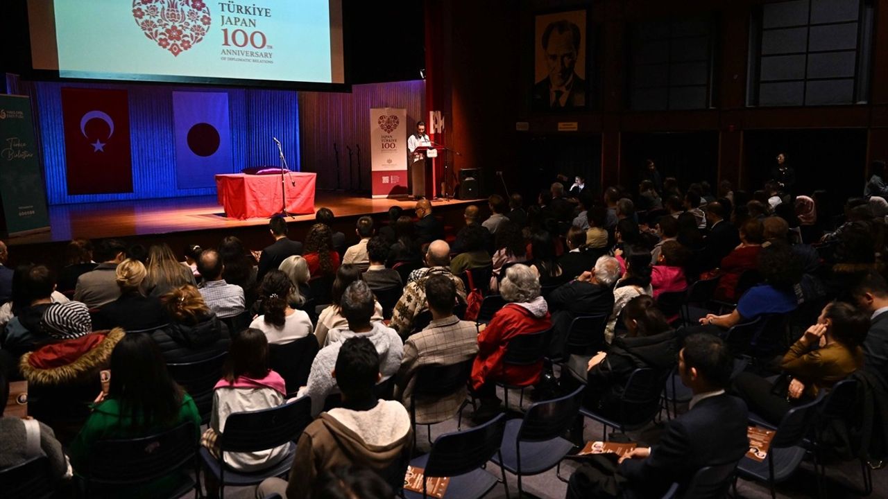 Japon Geleneksel Sahne Sanatı Rakugo: 400 Yıllık Bir Miras